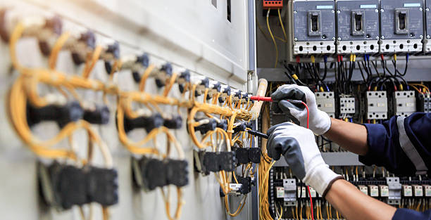 Professional Electrician technician working in Tower Lakes, IL